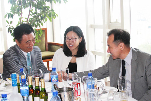 总经理张奇一行参加蒙古国外交部长的招待晚宴